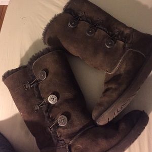 UGG Tall chocolate Bailey button triplet