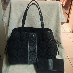 Authentic coach purse and wallet