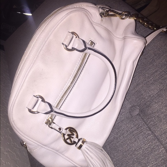 White Micheal Kors crossbody purse