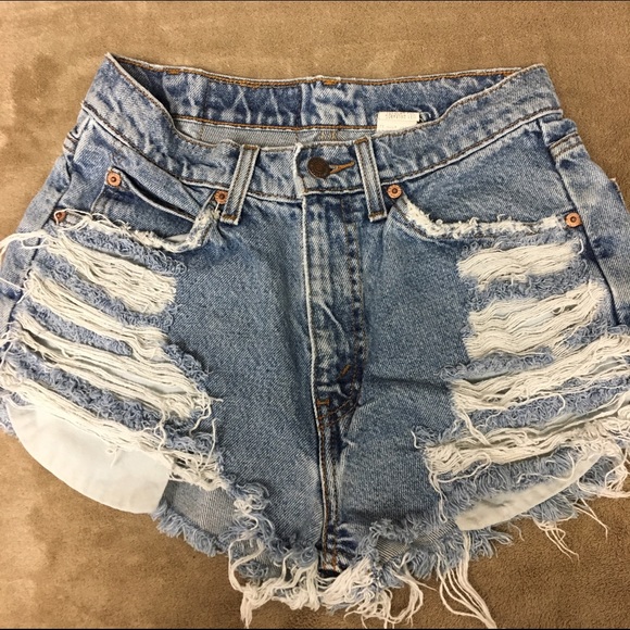 High Wasted Denim Levi Shorts