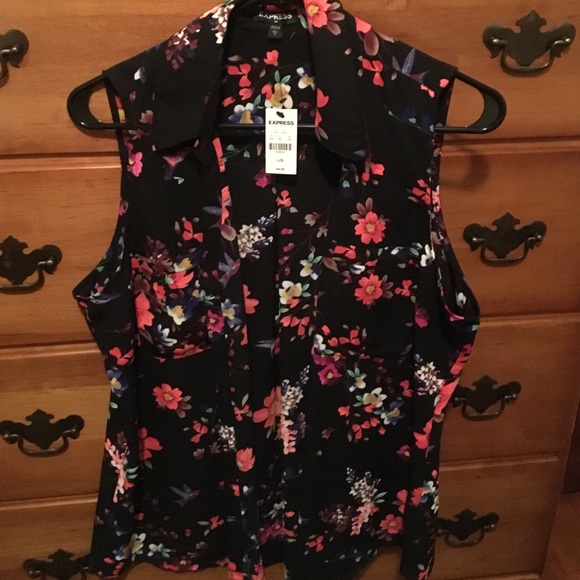 Express Tops - Express women's sleeveless shirt size L NWT!