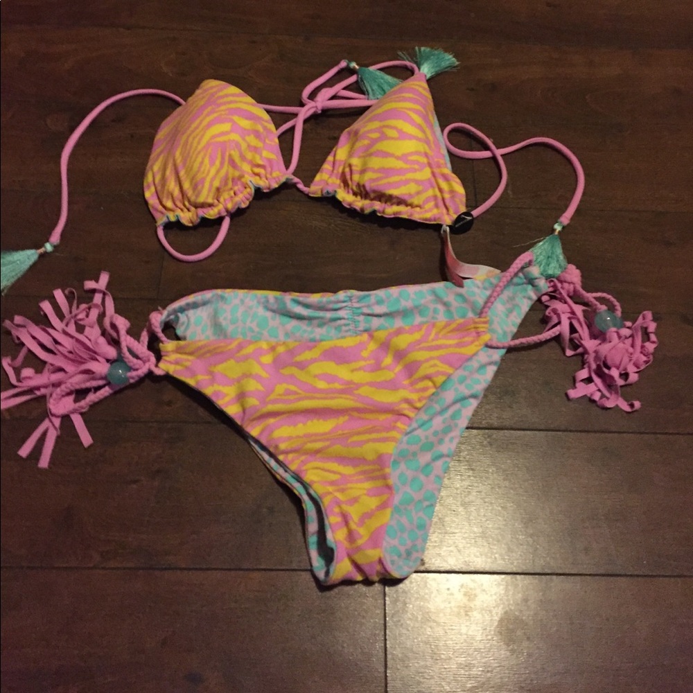 VS Reversible Suit