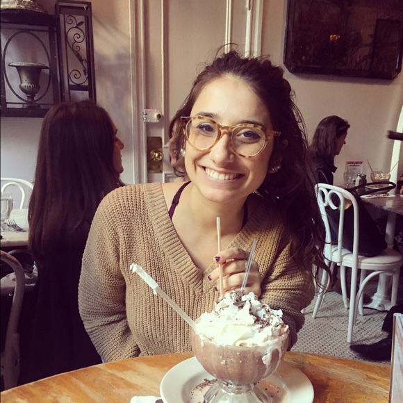 Meet your Posher, Leah
