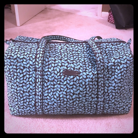 Near perfect condition Vera Bradley large duffel