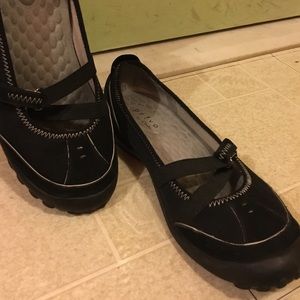 Privo by Clarks slide on shoes