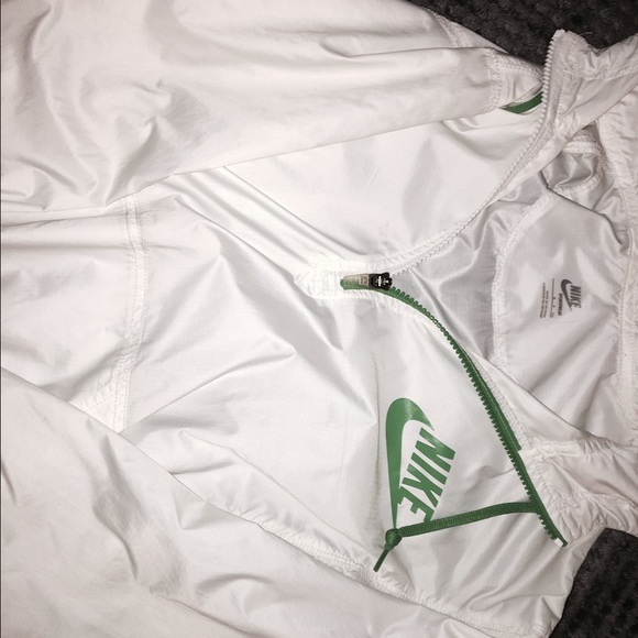 NIKE Windbreaker