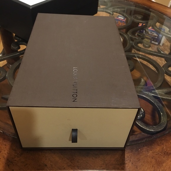 Louis Vuitton men shoes box