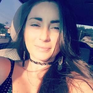 Meet your Posher, Flavia