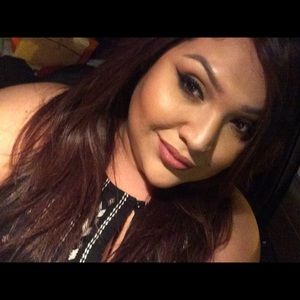 Meet your Posher, Emilse