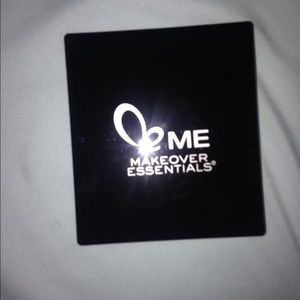 Eye shadow/bronzer/gloss lip cover