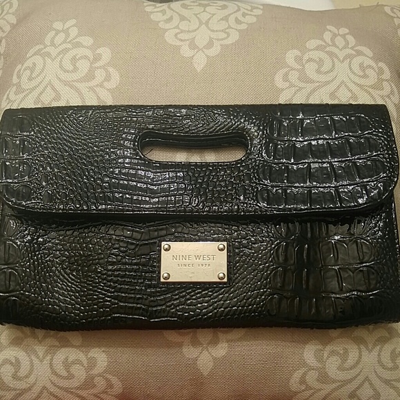🚫SOLD🚫Black Nine West Clutch.