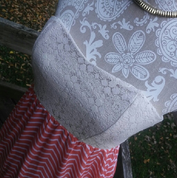 OFF WHITE & CORAL STRAPLESS DRESS - Picture 2 of 3