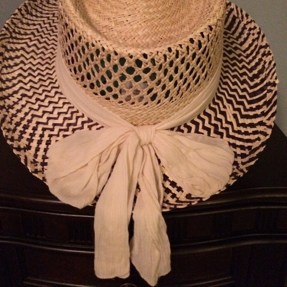 Ladies Straw Hat