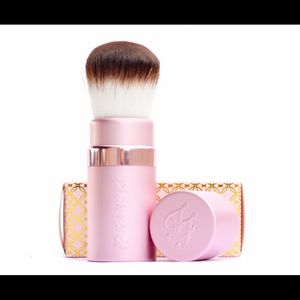 Too Faced kabuki brush!