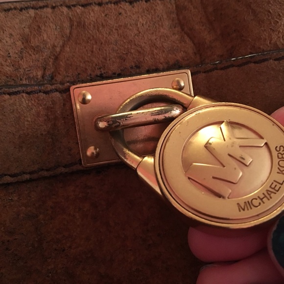 LAST CHANCE Michael Kors Distressed Light Brown Suede Leather Crossbody Bag - Picture 5 of 7