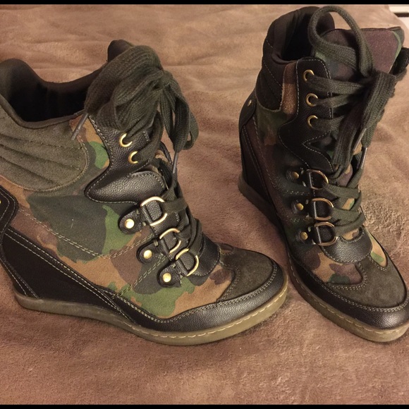 GUESS sneaker wedges