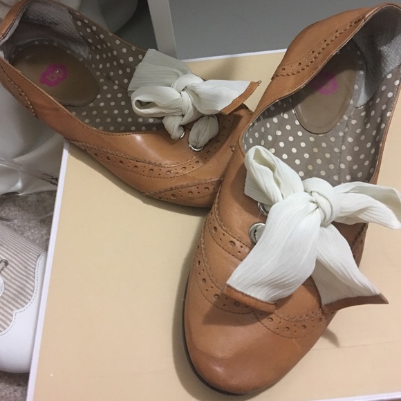 Bp tan Flats