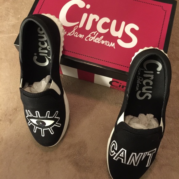 😍 super cute slip ons😍