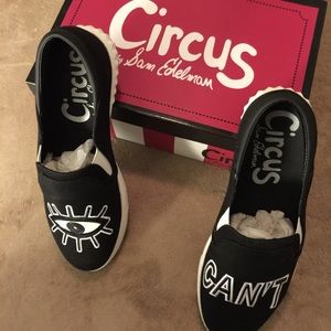 😍 super cute slip ons😍