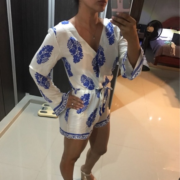 boho / bohemian romper with bell sleeves - Picture 5 of 6