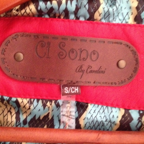 Red jacket - Picture 3 of 3