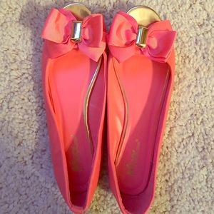 Peep toe flats