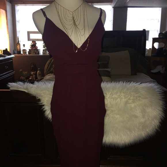 Burgundy spaghetti string dress - Picture 4 of 4
