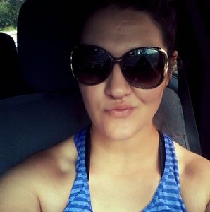 Meet your Posher, Cynthia