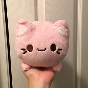 Cute light pink kitty plushie/ stuff animal!! 💘