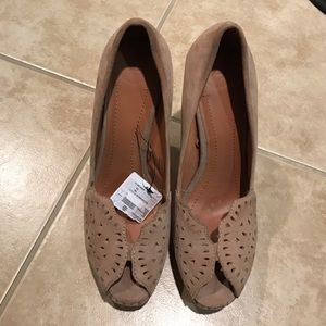 NWT Zara nude heels