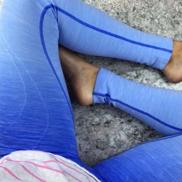 Pink capris leggings 👛💖💖 - Picture 3 of 3