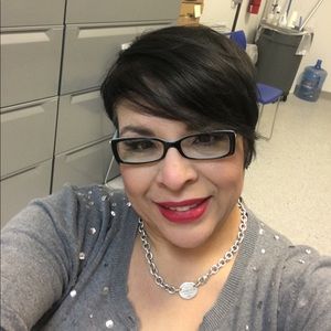 Meet your Posher, Angela