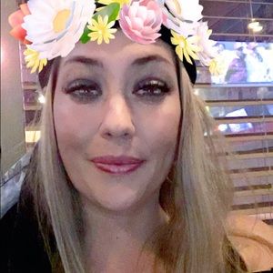 Meet your Posher, Caitlyn