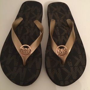 Michael Kors Flip Flops - Brown/Gold