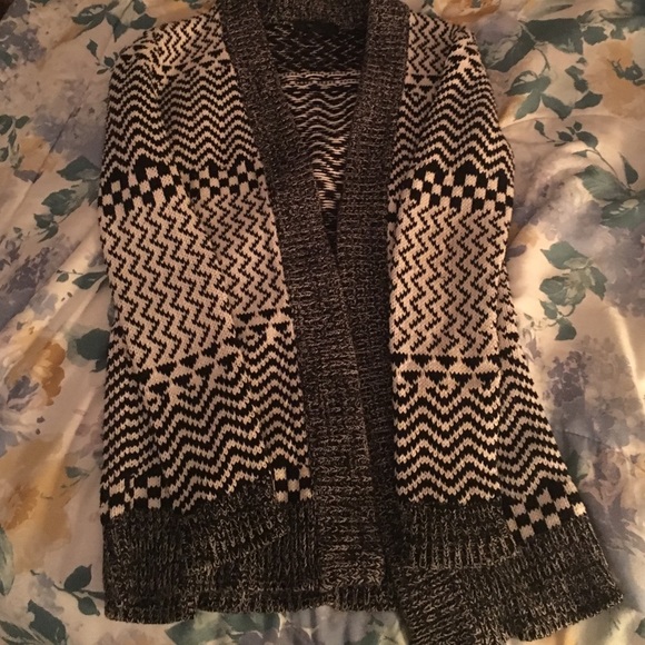 Forever 21 Sweaters - Cardigan/sweater black and white