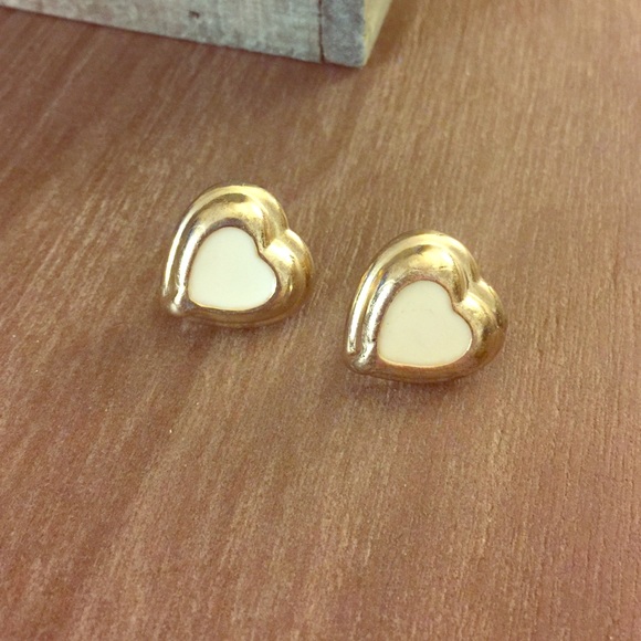 Heart Button Earrings - Picture 3 of 4