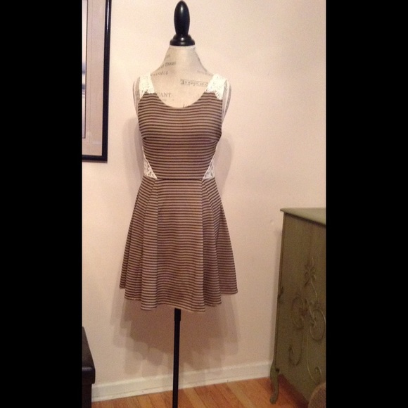 Very dainty knit dress!