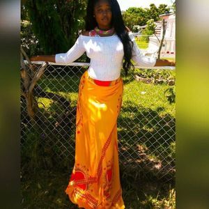 Meet your Posher, Lunise