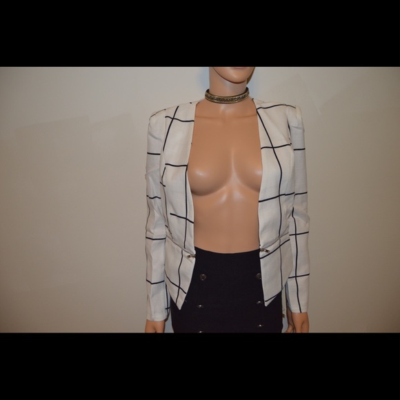 Black and white jacket with pocket