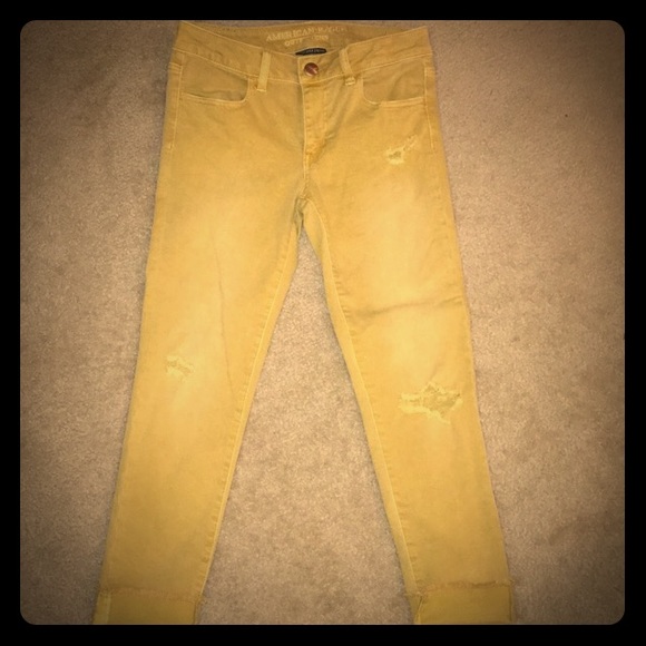 American Eagle Distressed Capris