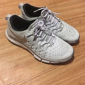 NIKE FREE RUN size 9.5