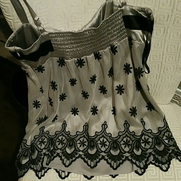 EUC Bebe  satin like dressy top. Small - Picture 4 of 4