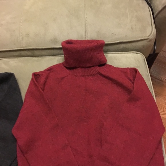 Sweaters - Picture 3 of 4