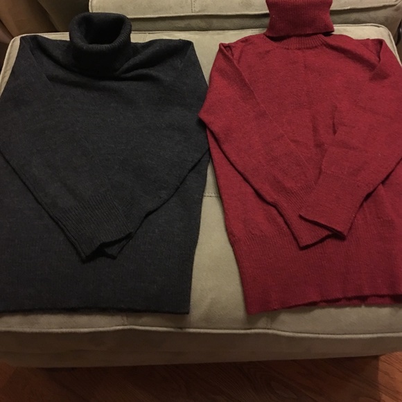 Sweaters - Picture 4 of 4