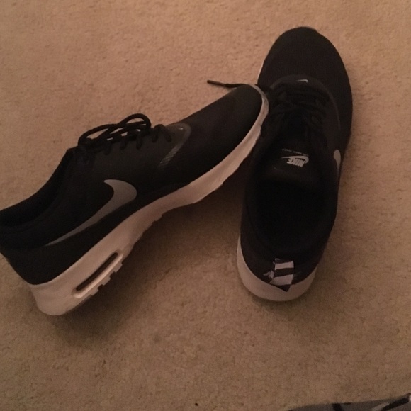 nike  Shoes - Barely worn Nike air max (black and gray)