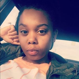 Meet your Posher, Alexus