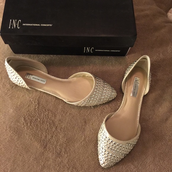 PRE BLACK FRIDAY SALE🙌sexy flats with studs🙌