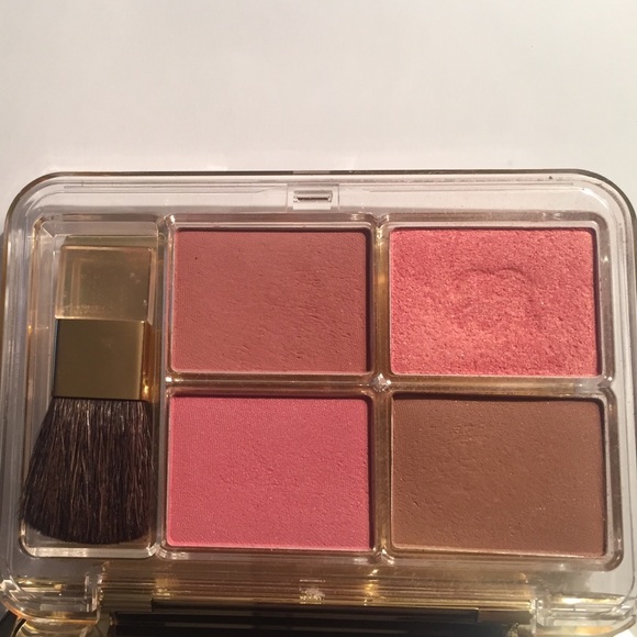 Estée Lauder all over face compact