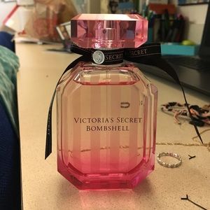 Victoria's Secret Bombshell perfume