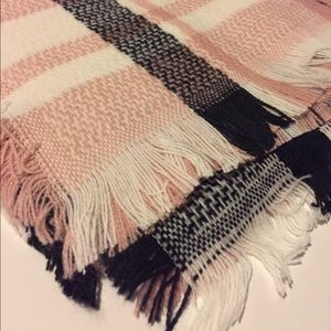 Tartan plaid blanket scarf 🍁🍂 brand new